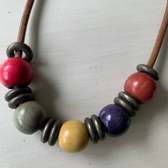 70’s Wood Lacquered Coloured Beads with Metal Hoops on Leather. - Picture 4 of 4